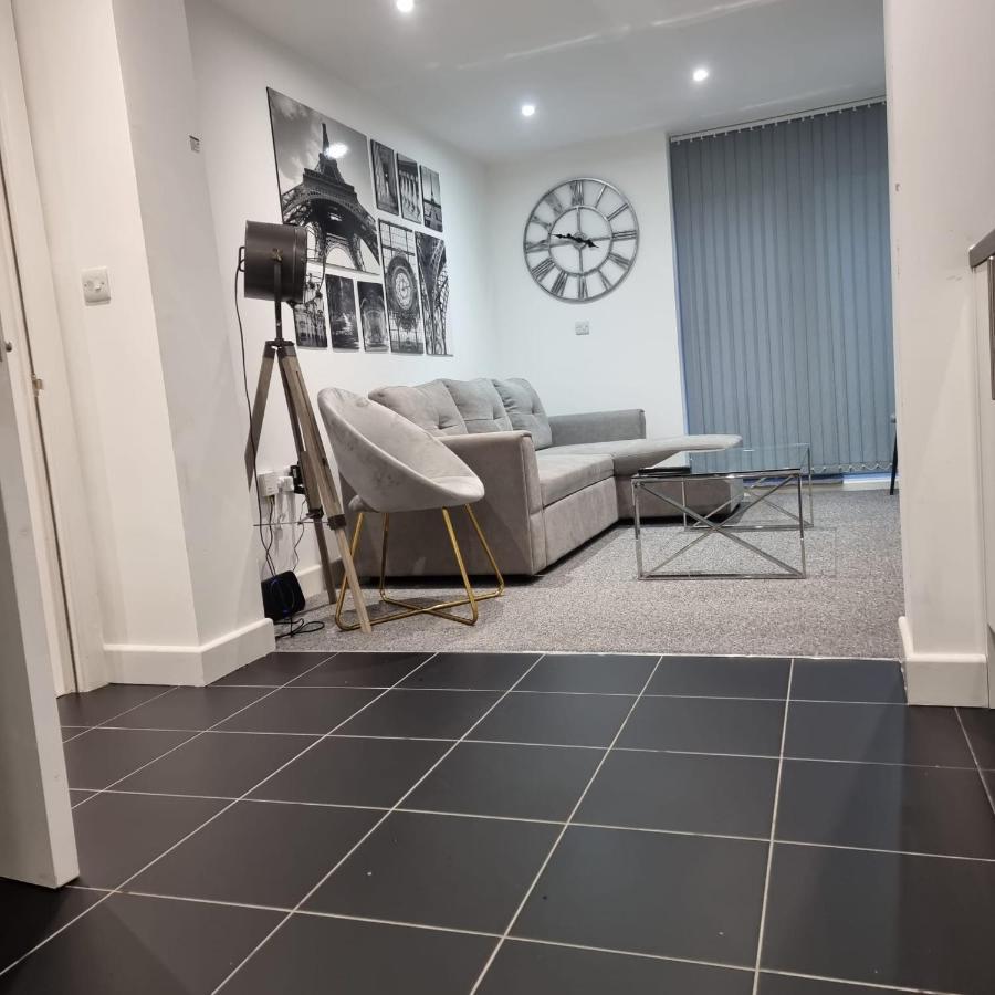 Classic 2 Bed In Oldkent Road *