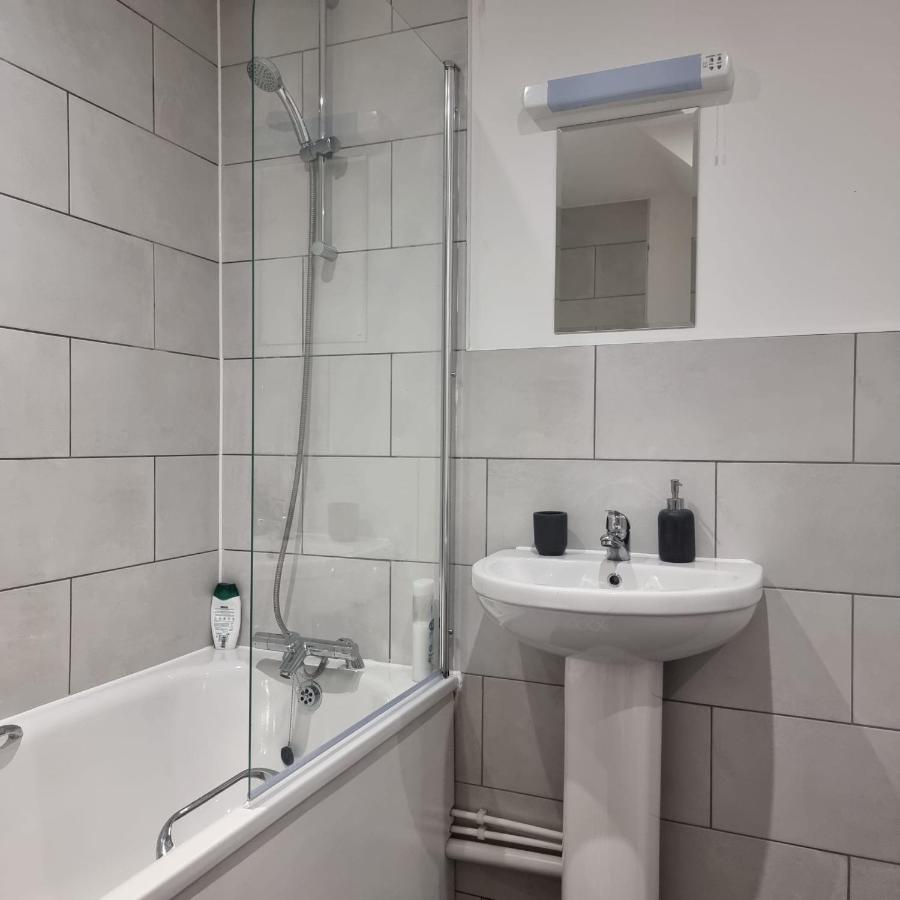 Classic 2 Bed In Oldkent Road *