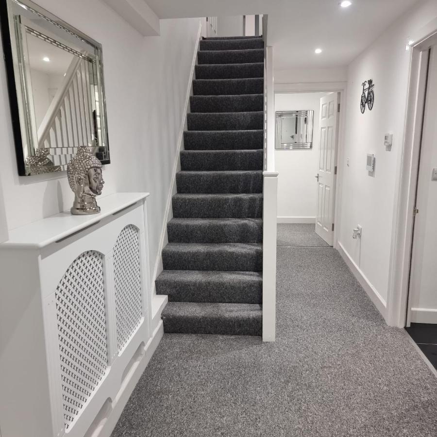 Classic 2 Bed In Oldkent Road